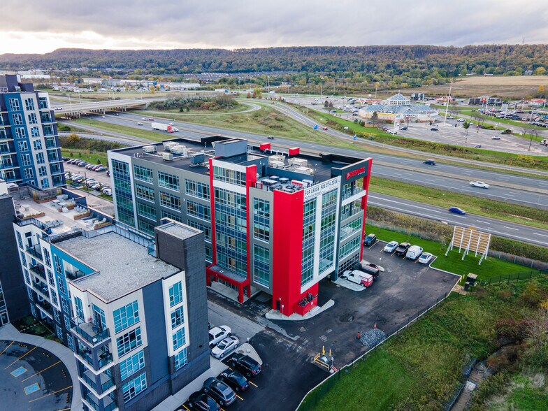 More Photos Of 13 Windward Dr, Grimsby Medical For Lease