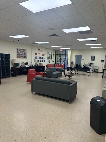 More Photos Of 144-150 Main St, Lockport Freestanding For Lease