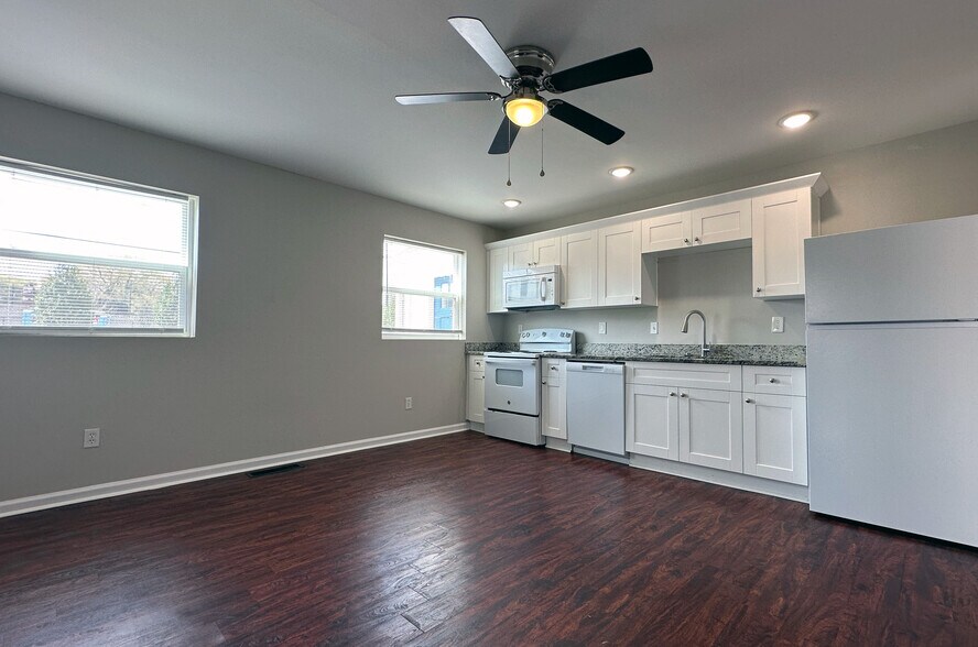 More Photos Of 969 Forest Ave, Forest Park Apartments For Sale