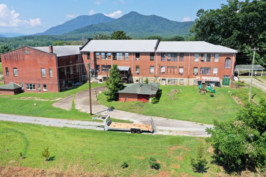 More Photos Of 156 School Rd, Mill Spring Office For Lease