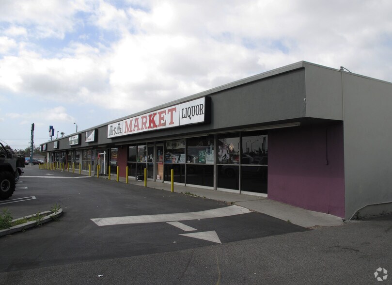 More Photos Of 5453-5465 Del Amo Blvd, Lakewood Unknown For Lease
