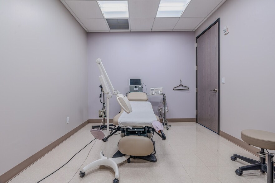 More Photos Of 8950 SW 74th Ct, Miami Medical For Lease