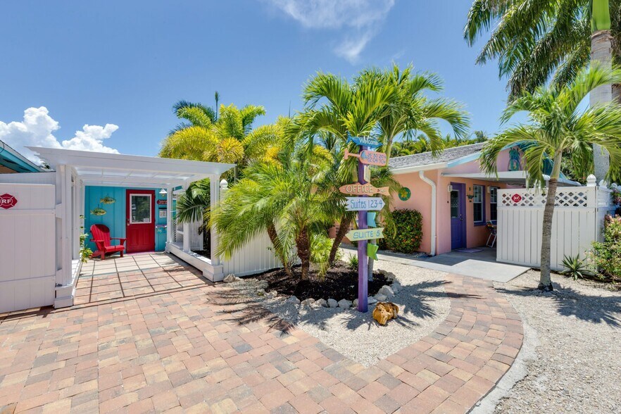 More Photos Of 2960 Oleander St, Saint James City Hotel For Sale