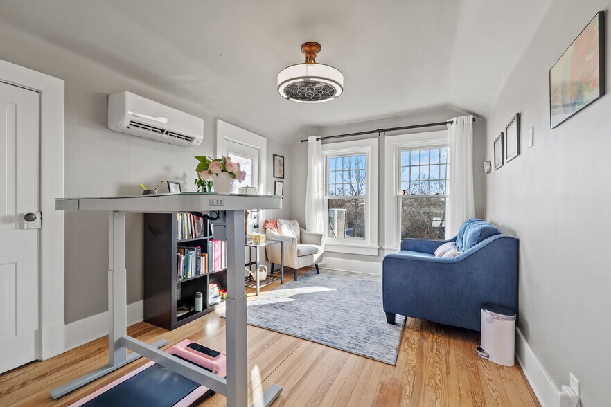 More Photos Of 2049 S Brentwood Blvd, Springfield Office For Sale