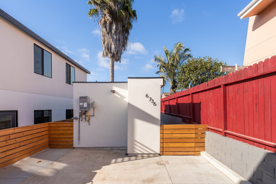 More Photos Of 6728 Thomson Ct, San Diego Apartments For Sale