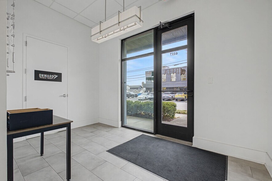 More Photos Of 6117 Centennial Blvd, Nashville Storefront Retail Office For Sale
