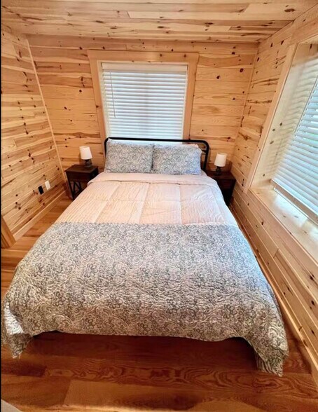 More Photos Of 4472 M-75, Walloon Lake Bar For Sale