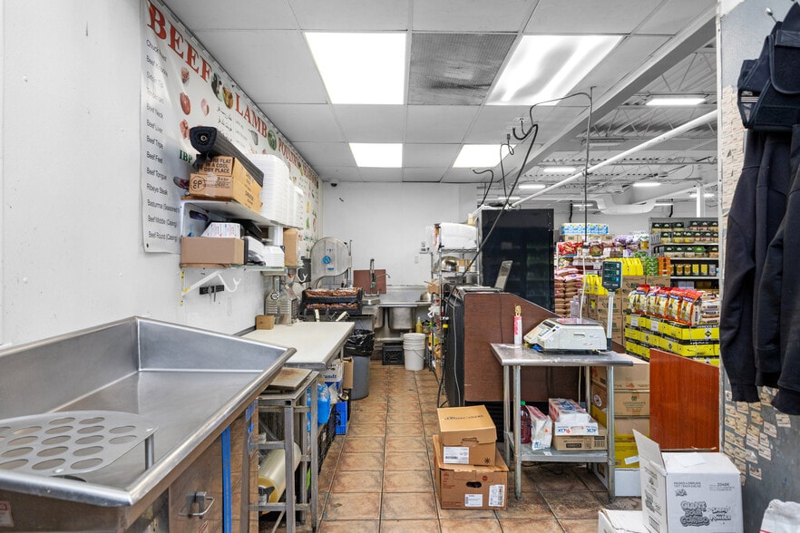 More Photos Of 36886 Ryan Rd, Sterling Heights Supermarket For Sale