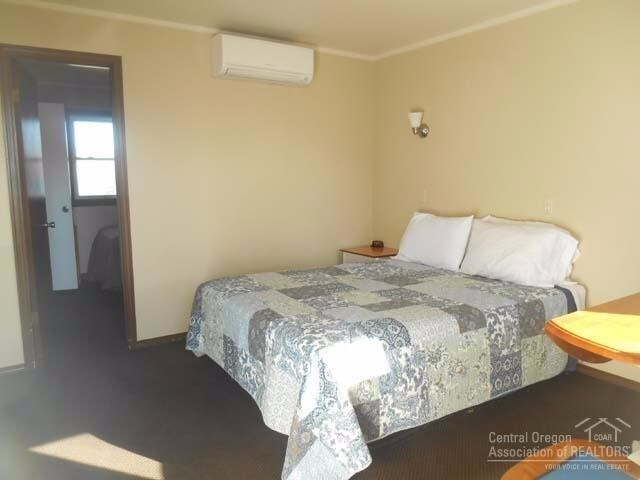 More Photos Of 616 Mill St, Maupin Hotel For Sale