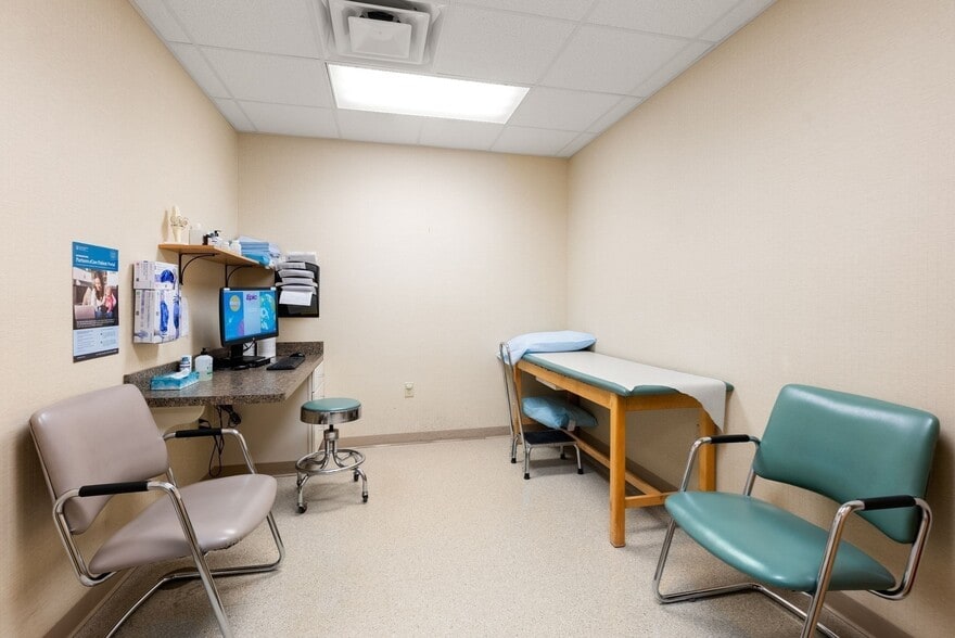 More Photos Of 4-6 West St, West Hatfield Medical For Sale