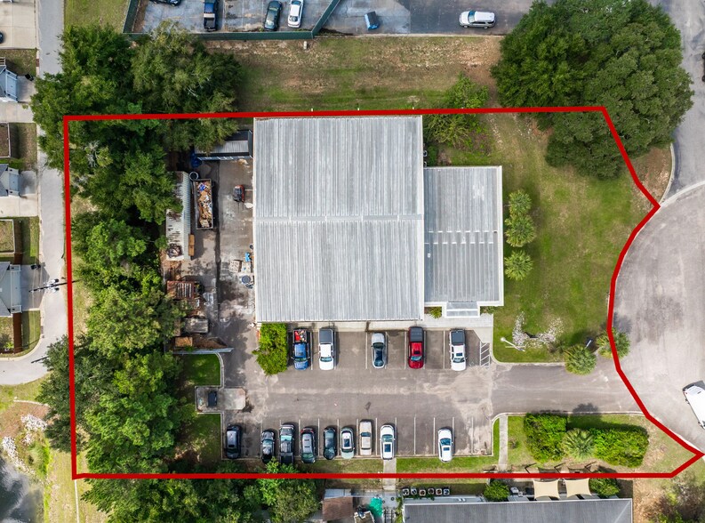 More Photos Of 497 Jessen Ln, Charleston Warehouse For Lease