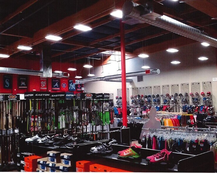 More Photos Of 11455 Folsom Blvd, Rancho Cordova Showroom For Sale