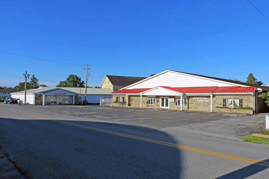 More Photos Of 16 Graybill Rd, Leola Freestanding For Lease