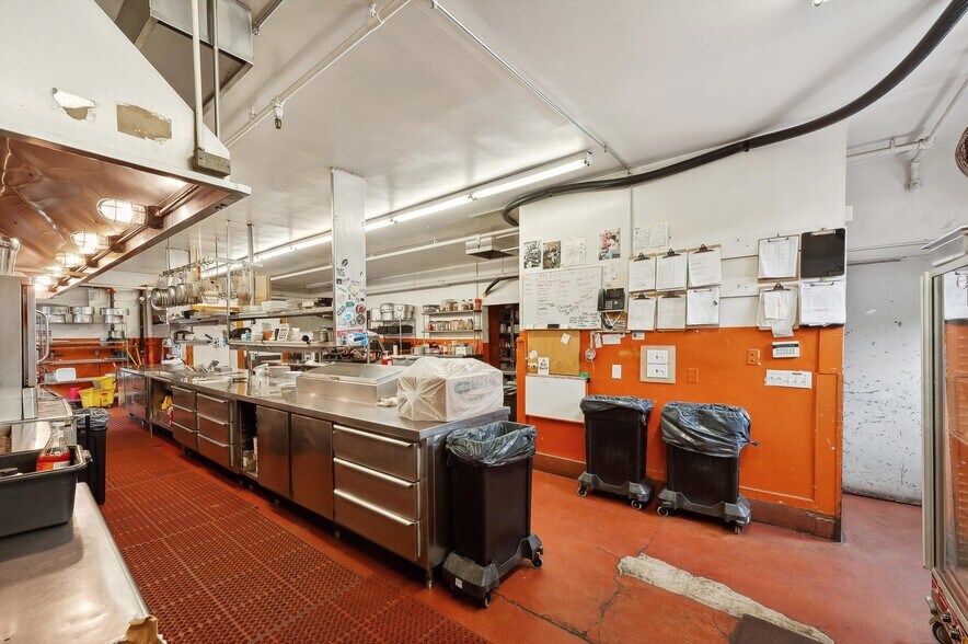 More Photos Of 15 Prospect St, Southampton General Retail For Sale