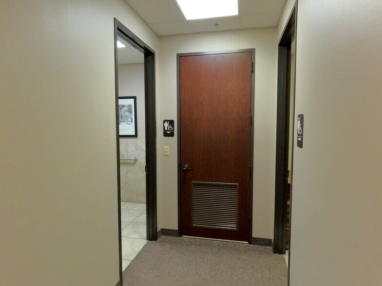 More Photos Of 6570 Naaman Forest Blvd, Garland Medical For Sale
