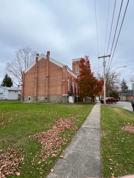 More Photos Of 27 Church St, Pulaski Religious Facility For Sale