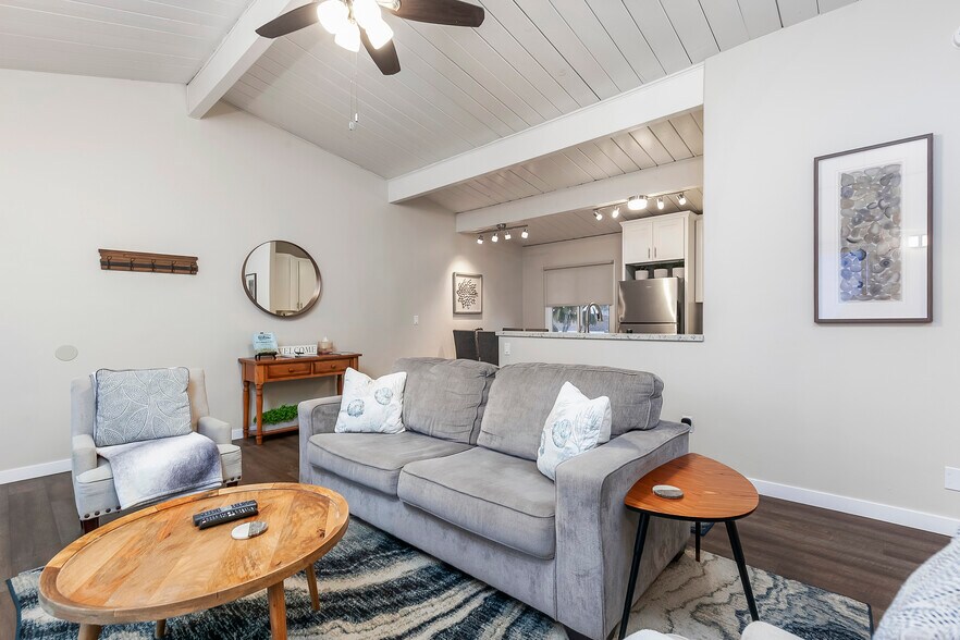 More Photos Of 1476-80 Pescadero Dr, San Diego Apartments For Sale