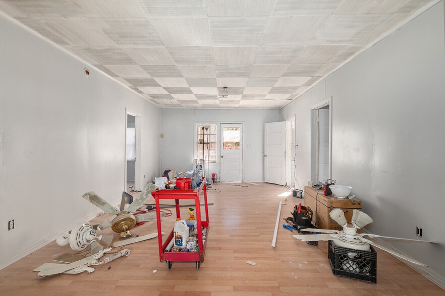 More Photos Of 1007 25th St, Ocala General Retail For Sale