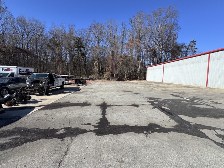 More Photos Of 1520 Alamance Church Rd, Greensboro Warehouse For Lease