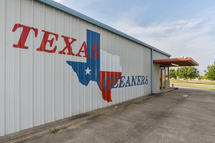 More Photos Of 124 Faircrest Dr, Cleburne Freestanding For Lease