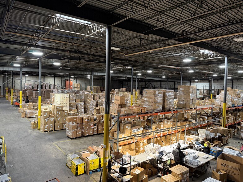 More Photos Of 1808 River Rd, Burlington Warehouse For Lease