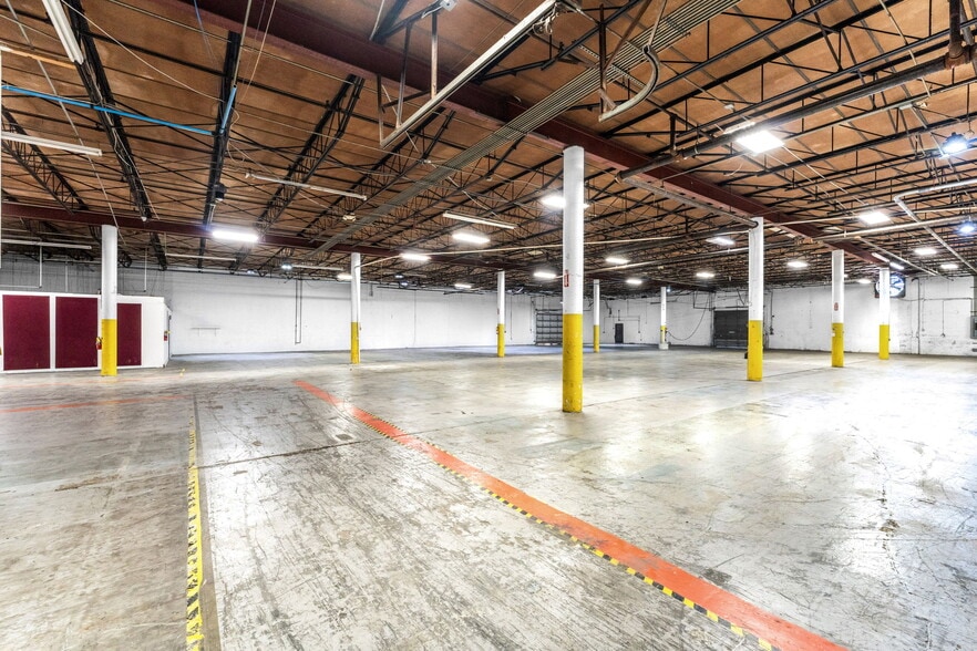 More Photos Of 7620 W 2nd Ct, Hialeah Warehouse For Sale