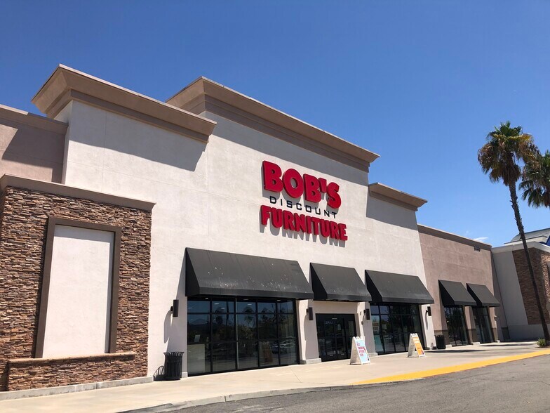 More Photos Of 24420-24490 Village Walk Pl, Murrieta Unknown For Lease