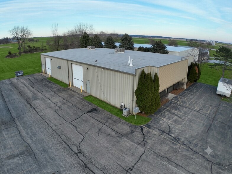 More Photos Of 808 Hicks Dr, Elburn Industrial For Sale