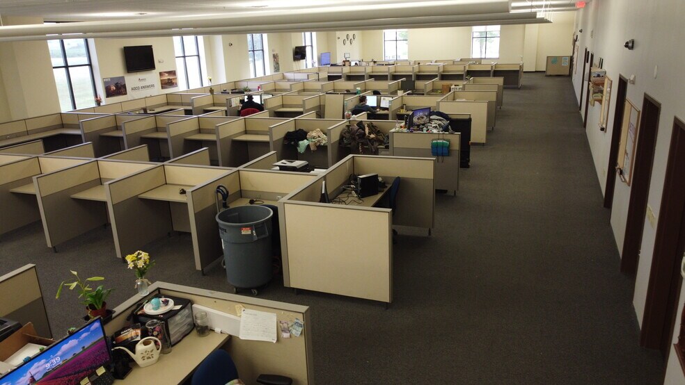 More Photos Of 1150 5th Ave SE, Hutchinson Office For Lease