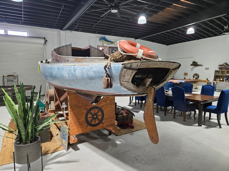 More Photos Of 1922 Placentia Ave, Costa Mesa Light Manufacturing For Lease