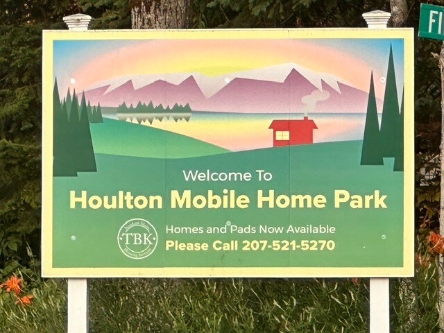 Primary Photo Of 3 1st St, Houlton Manufactured Housing Mobile Home Park For Sale