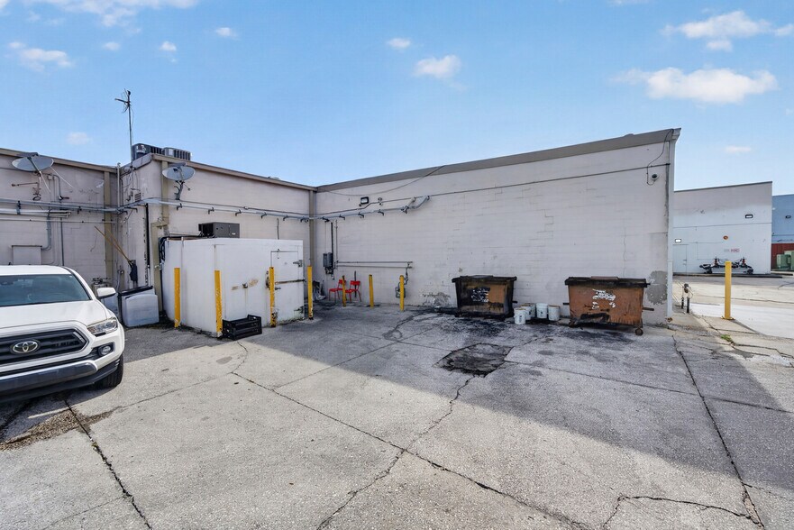 More Photos Of 14286 Beach Blvd, Jacksonville Beach General Retail For Sale