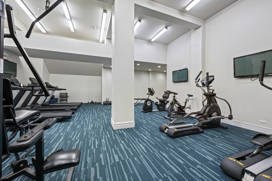 More Photos Of 4659 S Drexel Blvd, Chicago Apartments For Sale