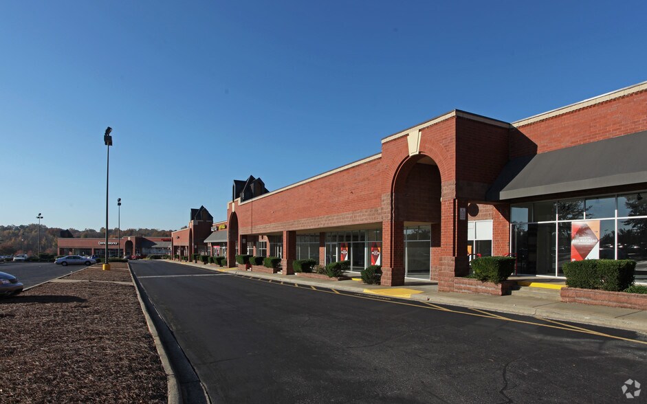 Primary Photo Of 2924-3036 E Franklin Blvd, Gastonia Unknown For Lease