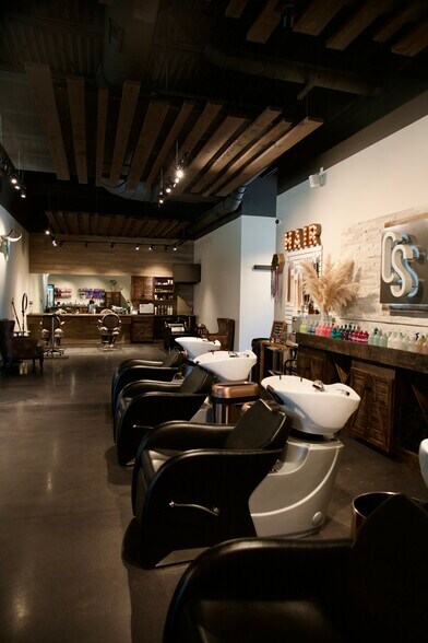 More Photos Of 4860-4874 Thompson Pky, Johnstown Freestanding For Lease