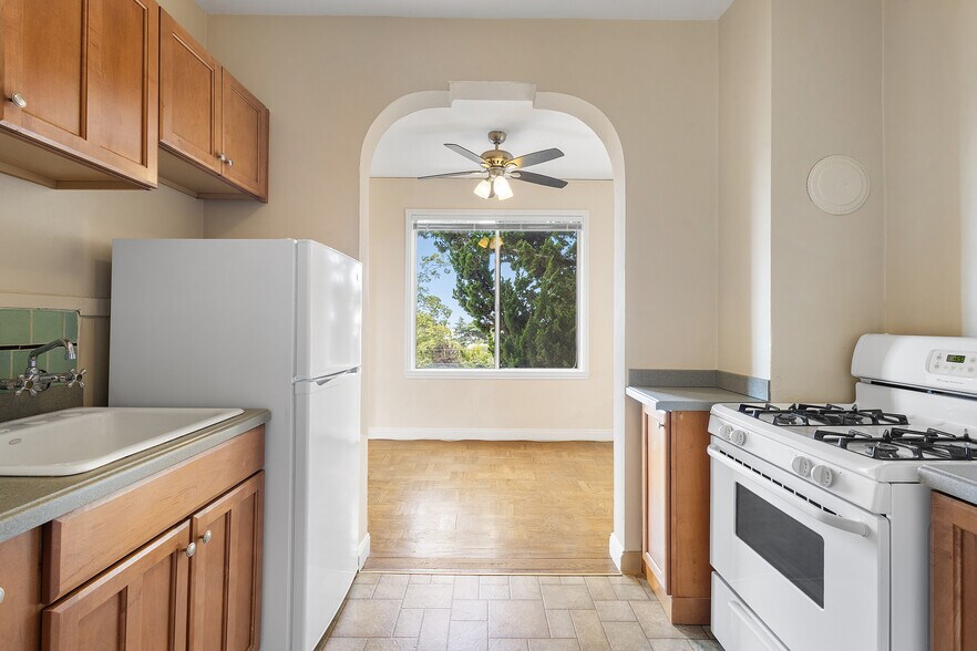 More Photos Of 1001 Warfield Ave, Oakland Apartments For Sale