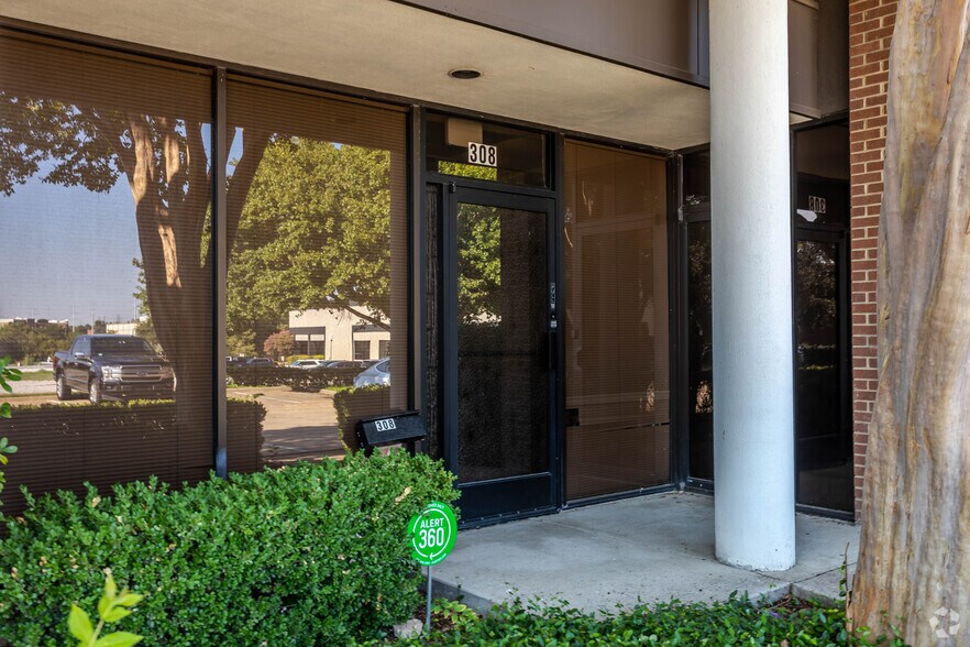 More Photos Of 2155 Chenault Dr, Carrollton Unknown For Lease