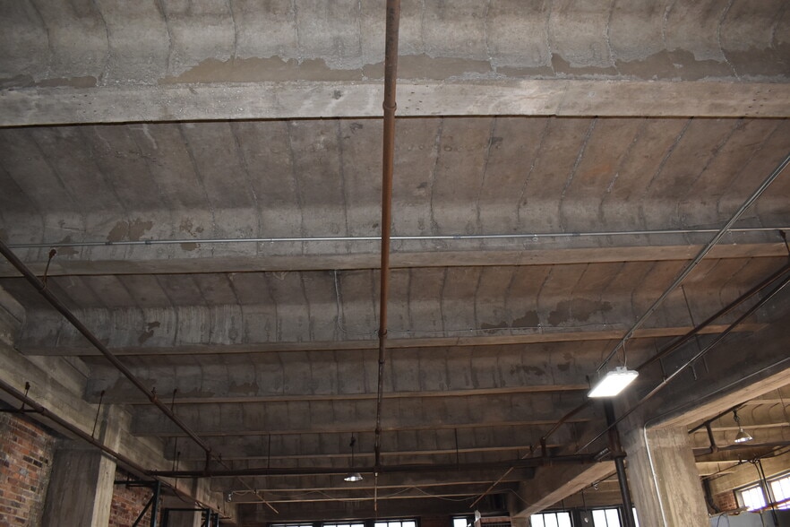 More Photos Of 600 Aisquith St, Baltimore Warehouse For Sale