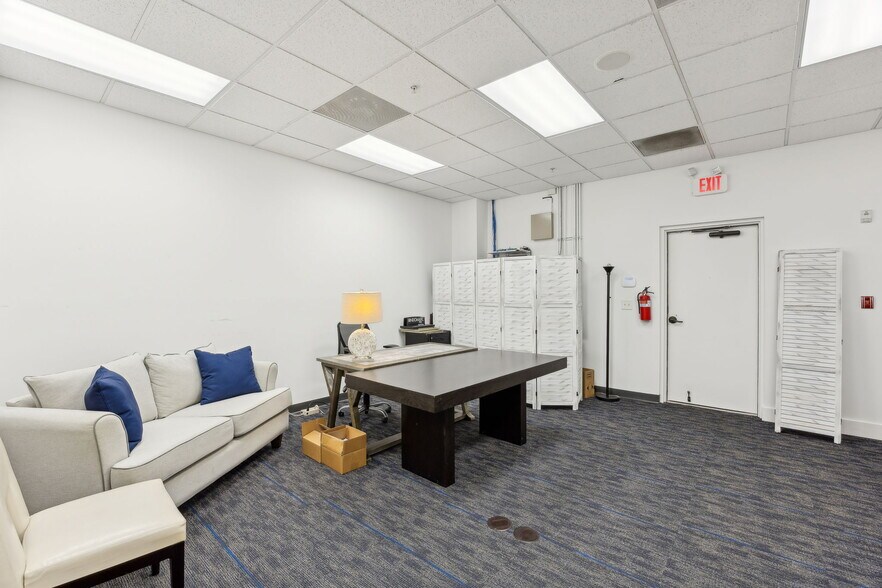 More Photos Of 961687 Gateway Blvd, Fernandina Beach Medical For Sale