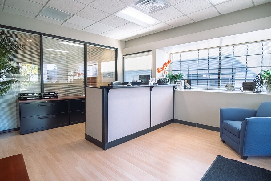 More Photos Of 5150 Avenida Encinas, Carlsbad Office For Sale