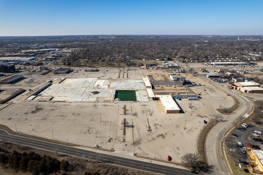 More Photos Of 3500 SW Topeka Blvd, Topeka Land For Sale