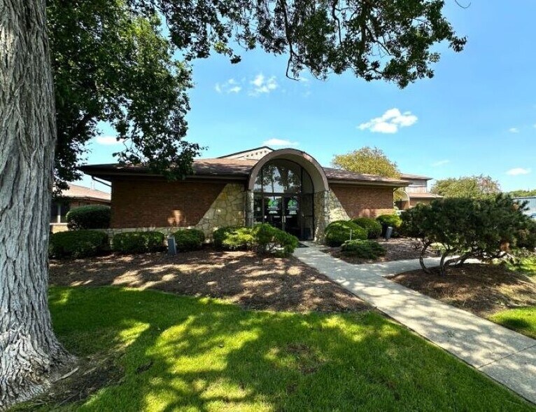 More Photos Of 2211-2219 Arbor Blvd, Dayton Office For Lease