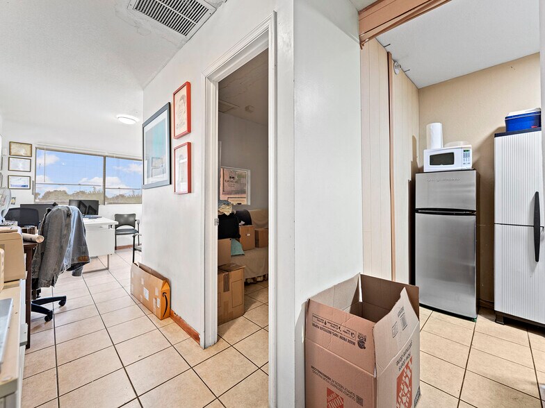 More Photos Of 4301 Palm Ave, Hialeah Unknown For Lease
