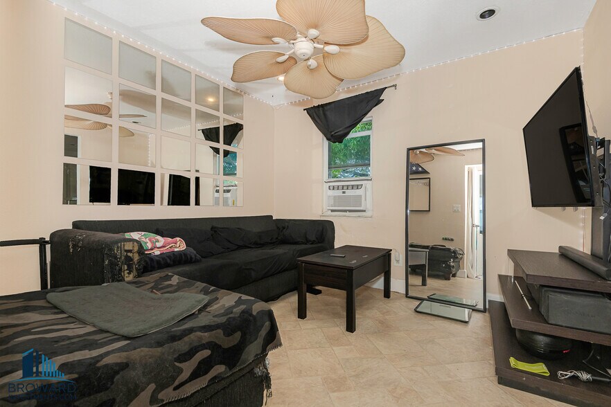 More Photos Of 224 SW 15th St, Dania Beach Apartments For Sale