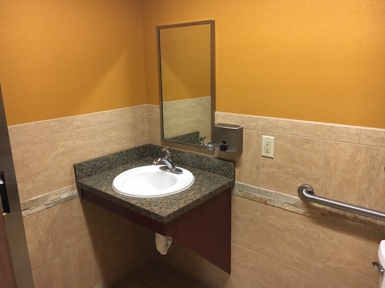 More Photos Of 1590 Paseo San Luis, Sierra Vista Medical For Lease
