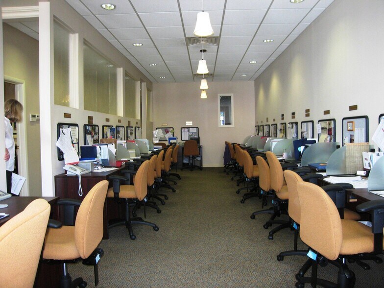 More Photos Of 17 1/2 Park Pl, Bronxville Storefront Retail Office For Sale