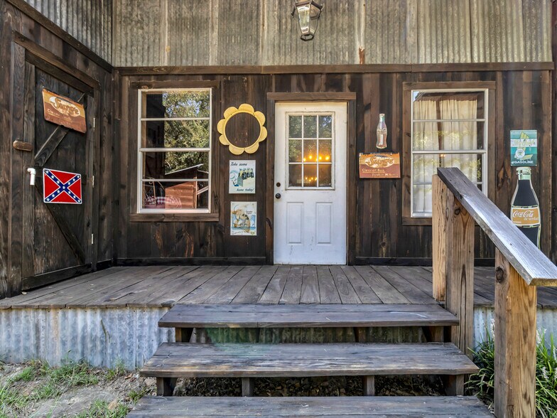 More Photos Of 750 N US Highway 287, Palestine Multifamily For Sale