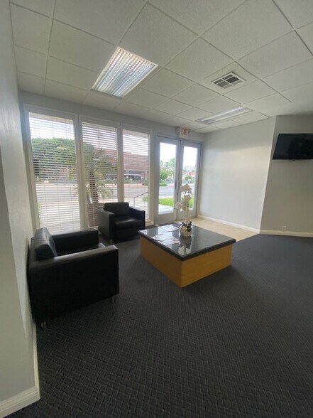 More Photos Of 17561 17th St, Tustin Office For Lease