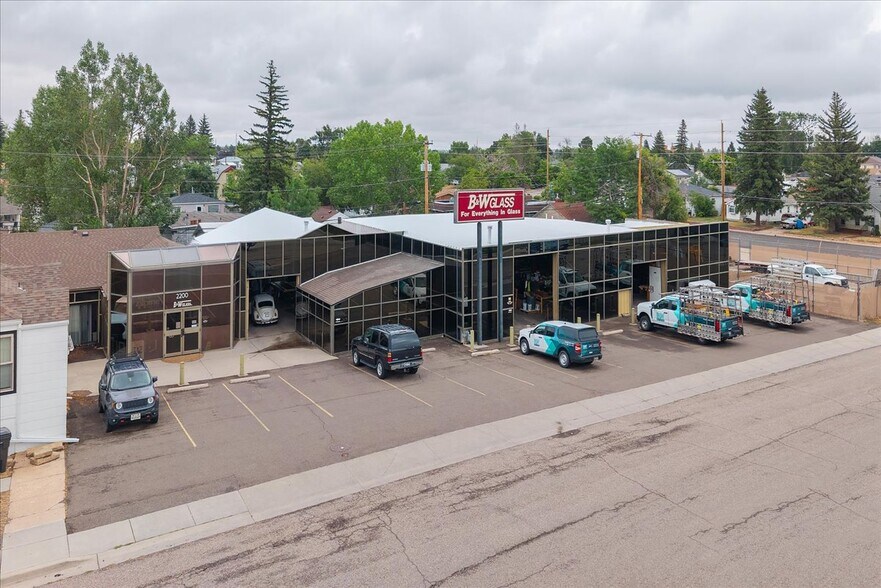 More Photos Of 2200 E 15th St, Cheyenne Flex For Sale