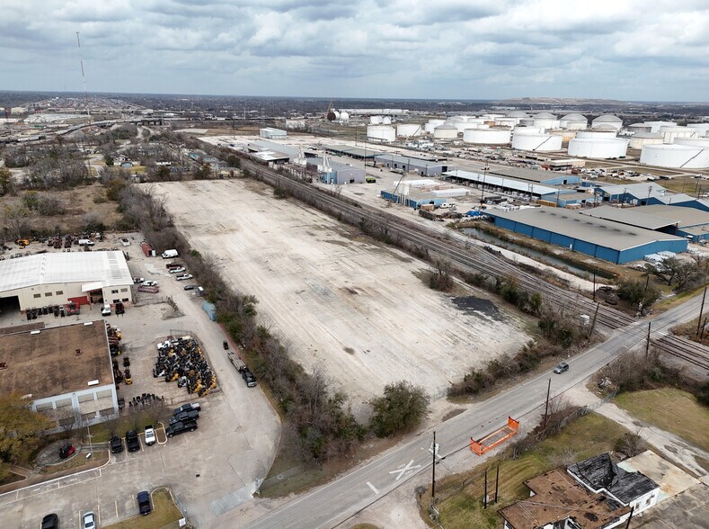 More Photos Of 7621 Wallisville Rd, Houston Land For Lease